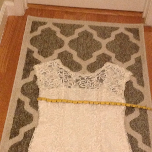 Laundry by Shelli Segal Ivory Wedding Dress - Picture 5 of 7